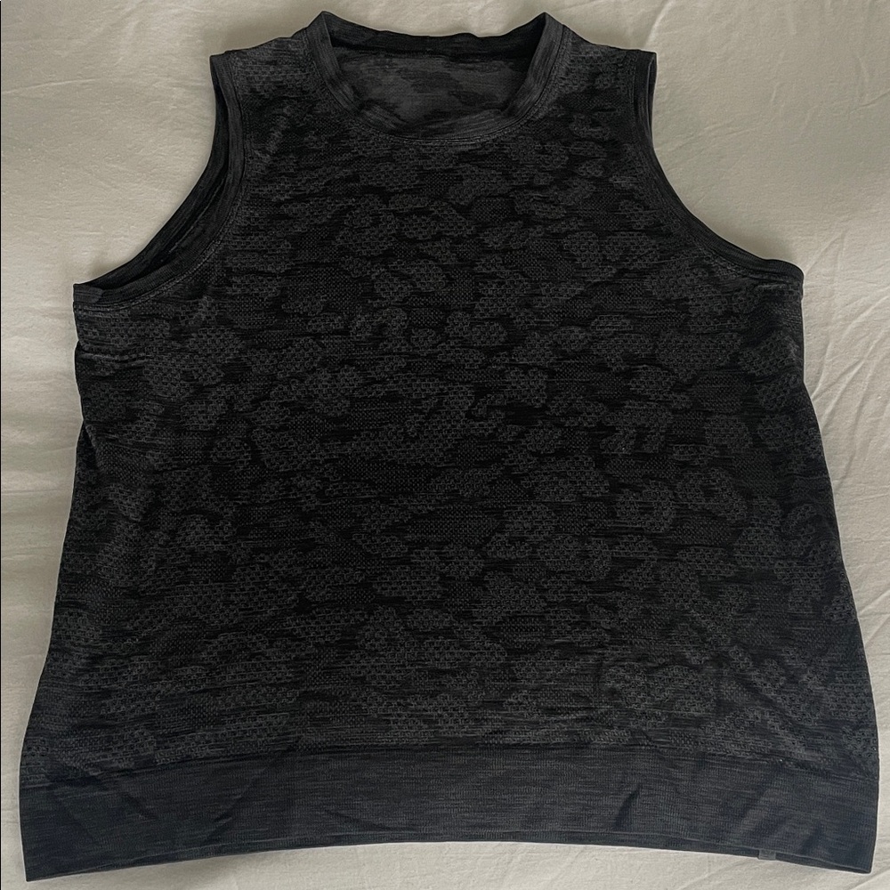 Lululemon Black Patterned Muscle Tee for Women